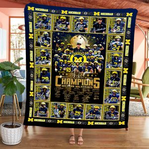 Michigan Wolverines Football Flannel Blanket - ANHNV 3641