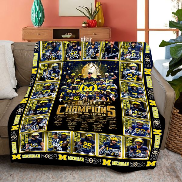 Michigan Wolverines Football Flannel Blanket - ANHNV 3641