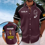 Brisbane Broncos 2025 NRL Premiers Short Sleeve Button-Down Shirt - HOATT13895