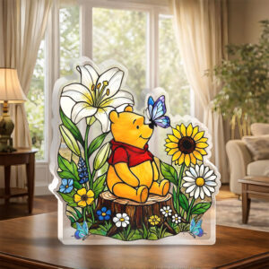 Winnie-the-Pooh Custom Shape Acrylic Plaque - GNE5101